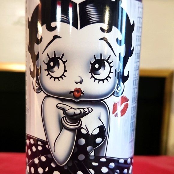 Betty Boop Kissing 💋 Tumbler.  20oz NWT Hand Crafted - Picture 3 of 10